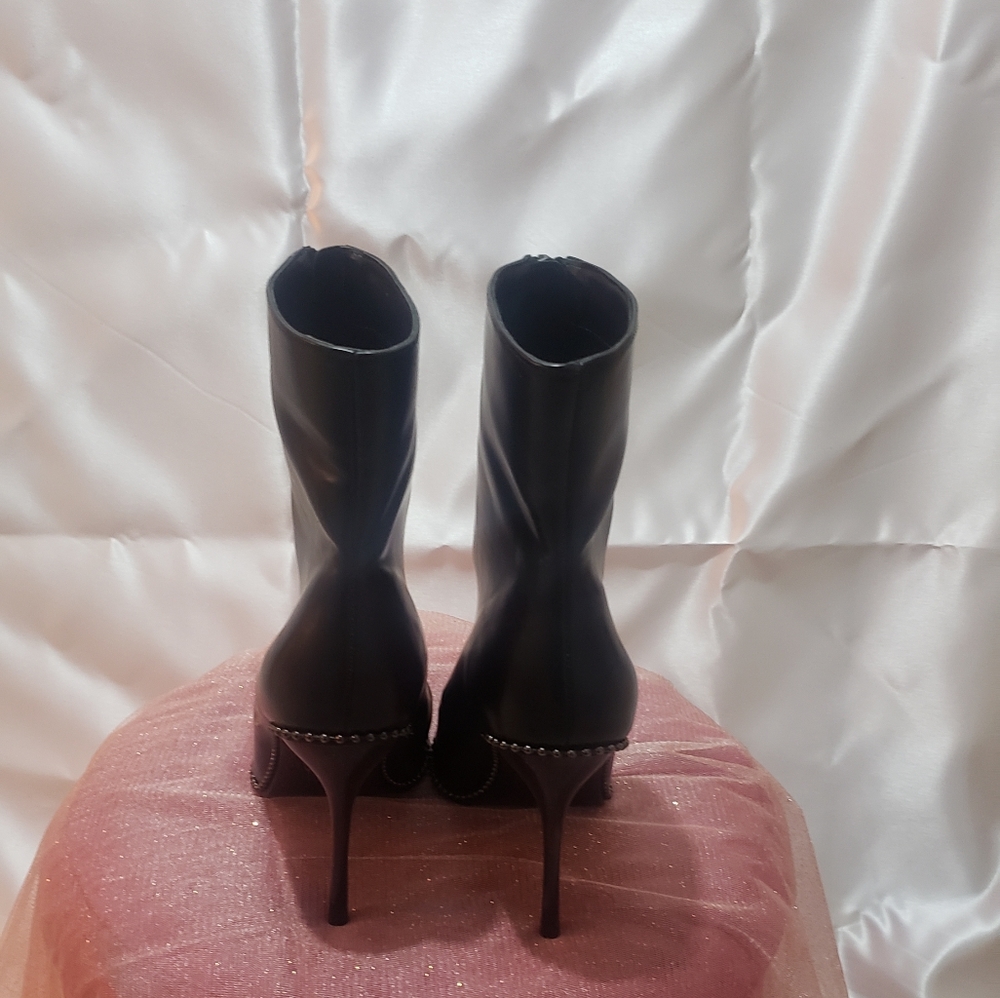 Booties - Picture 4 of 4